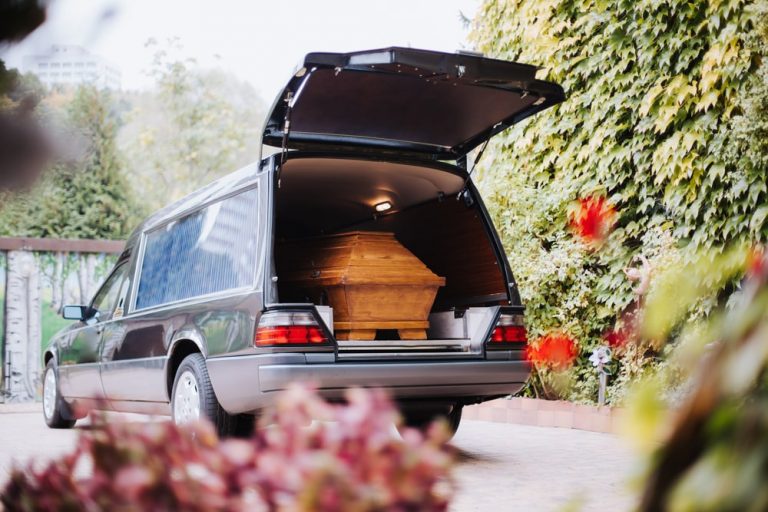 8 Pallbearer Etiquette Tips Funeral Basics