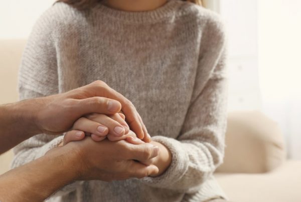 to show someone being comforted