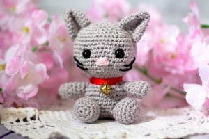 Gray crochet cat