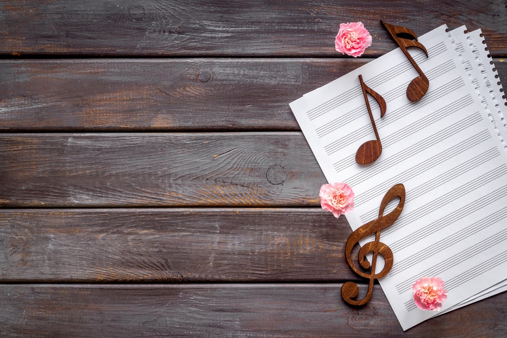 10 Songs to Honor Mom at a Funeral Service